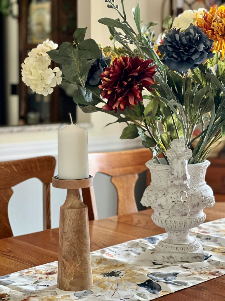 Decorative vases and bowls are simple yet elegant decorative items 
